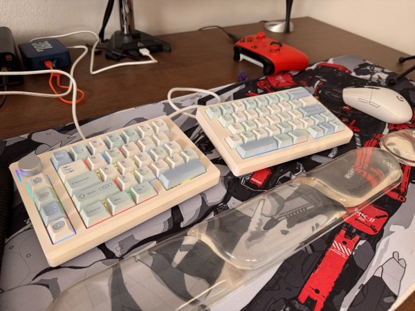 Ergonomska tipkovnica za strpljive: Isprobali smo Epomaker Split70