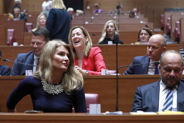 Sabini Glasovac HDZ-ovac rekao da sjedne, ona uzvratila: Ti ćeš mi reći kad da sjednem?