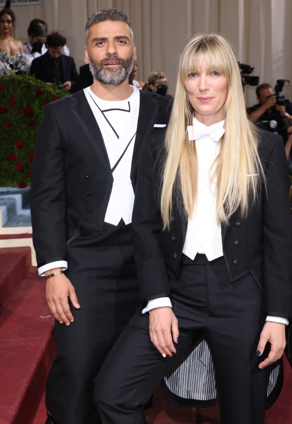 Oscar Isaac i Elvira Lind