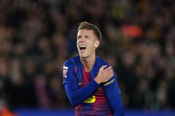 Dani Olmo zabio za vodstvo Barcelone pa zbog bizarne ozljede odmah morao izaći iz igre