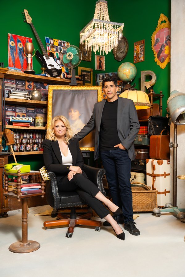 S Ilamom Shuhanijem, stručnim procjeniteljen i strastvenim kolekcionarom s dugogodišnjim iskustvom na području antikviteta