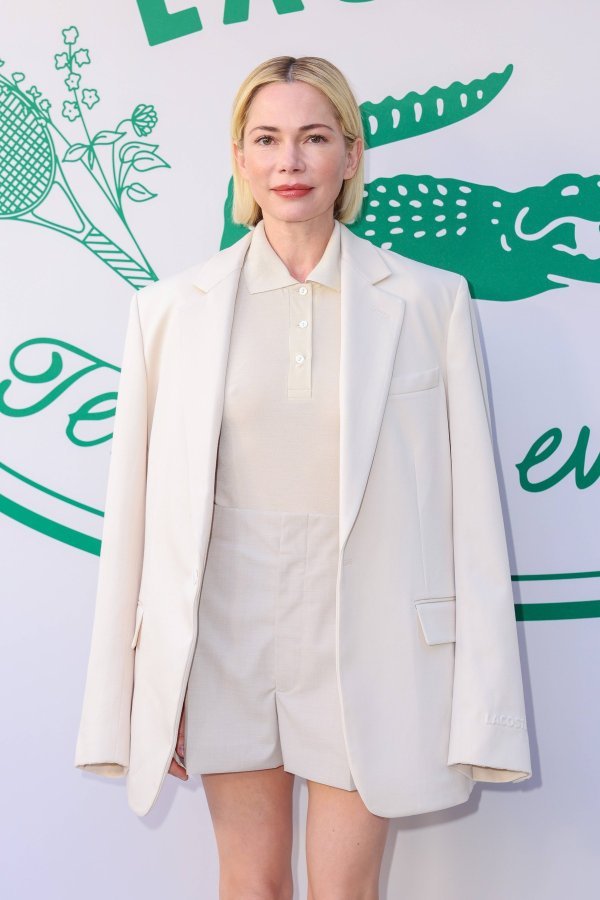 Michelle Williams nosi bob sa 'zavjesa' šiškama