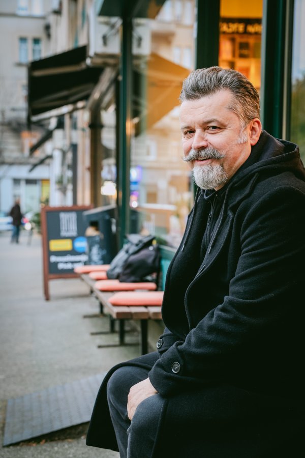 Ako je povijest doista učiteljica života, kako kaže latinska poslovica, mi smo njezini vječni ponavljači