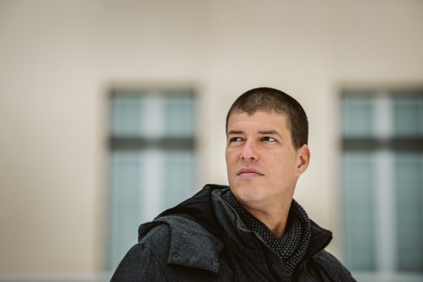 Postoji velik broj ljudi, unutar i izvan granica bivše države, koji istinski žive u jednoj virtualnoj postjugoslavenskoj stvarnosti, makar ona bila vezana isključivo uz kulturu, medije i zajednički jezik