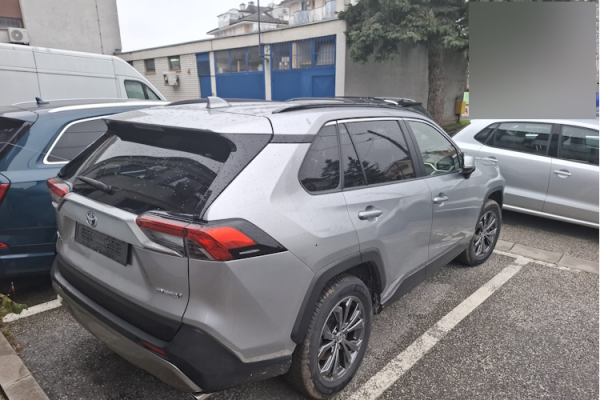 Policija je pronašla ukradeni automobil