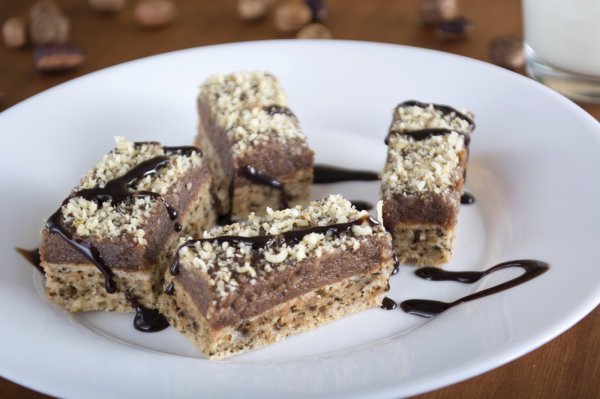 Umjesto u polumjesece, ovaj kolač možete oblikovati i u klasične ploške