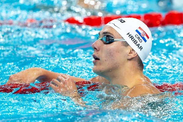 Fantastični Jere Hribar oborio hrvatski rekord i izborio finale na 100 m slobodno
