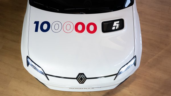 U proizvodnom pogonu u Douaiju proizveden 100.000-ti Renault 5 E-Tech