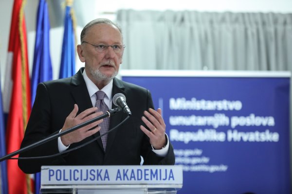 Davor Božinović poslao važnu poruku: 'Provjeravajte informacije, društvo se polarizira'