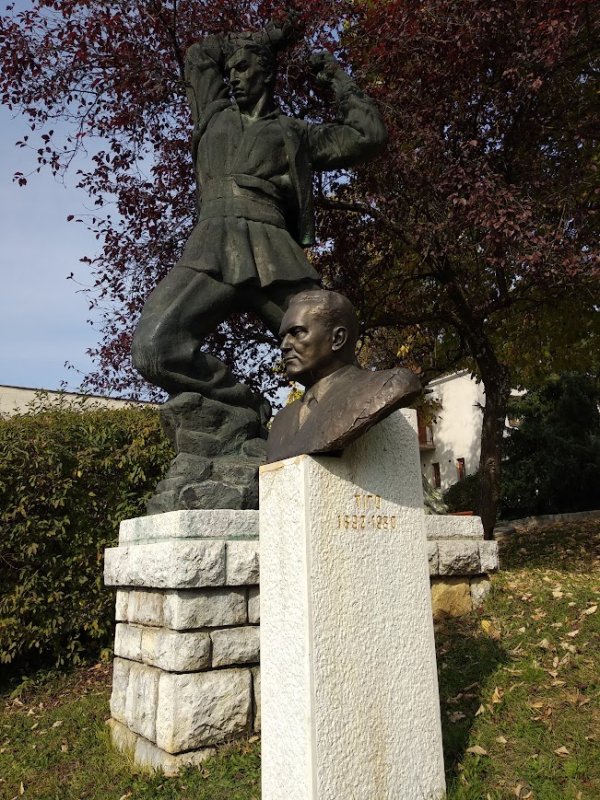 Bista Josipa Broza Tita u Metliki