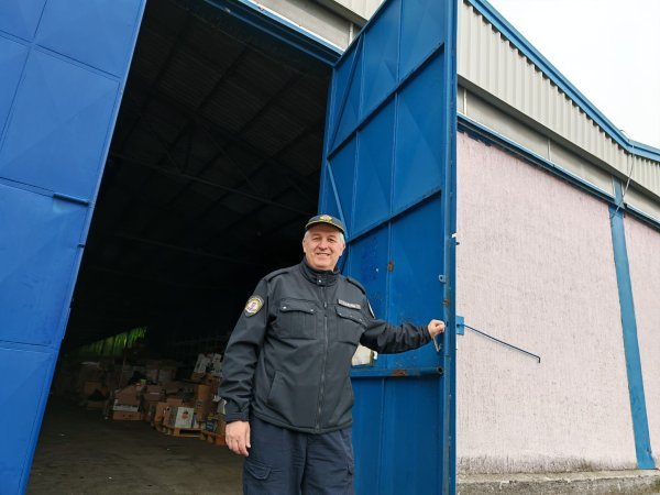 Djelatnik Carinske uprave Robert Kučinac proveo nas je kroz skladište u Jankomiru