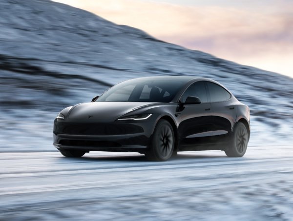 Tesla Model 3 Standard Rear-Wheel Drive