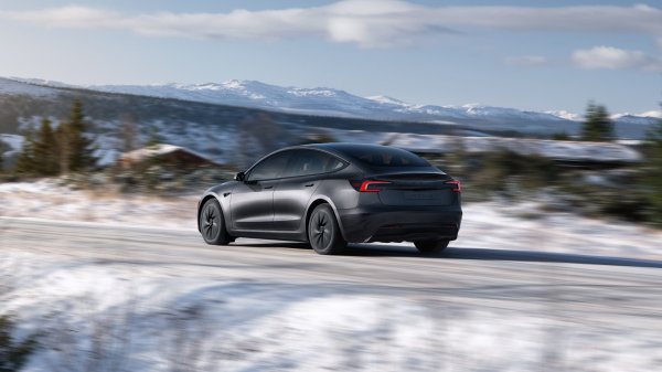 Model 3 Standard Rear-Wheel Drive