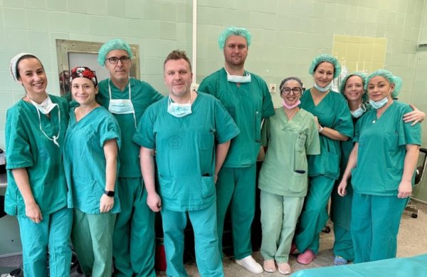 U KBC Split odstranili tumor s vrata pacijentice težak 3,3 kilograma