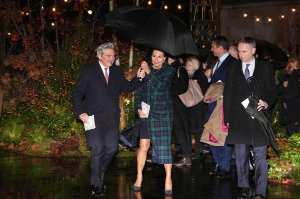 Roditeljska podrška za Kate Middleton: Sestra Pippa izostala s božićne službe