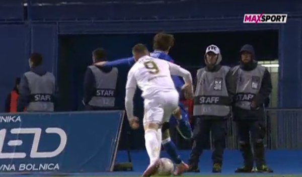 Kolarić dosudio penal za Dinamo, a onda ga poništio nakon nevjerojatno duge provjere! Pogledajte što se dogodilo