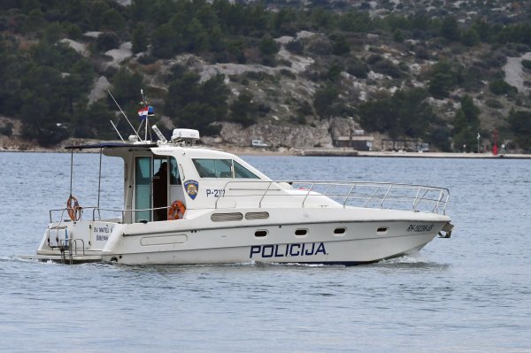 Petorica državljana BiH protjerana iz Hrvatske: Pijani napali mladića i uništili kuću na Silbi