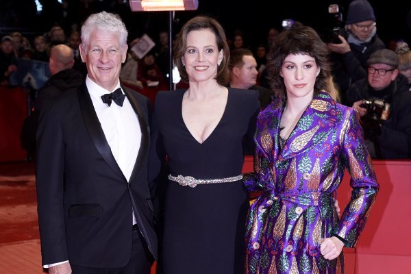 Jim Simpson, Sigourney Weaver, Charlotte Simpson, danas Char