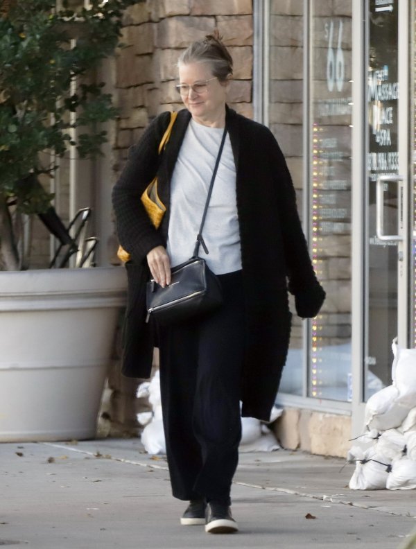 Bridget Fonda snimljena 2025. godine