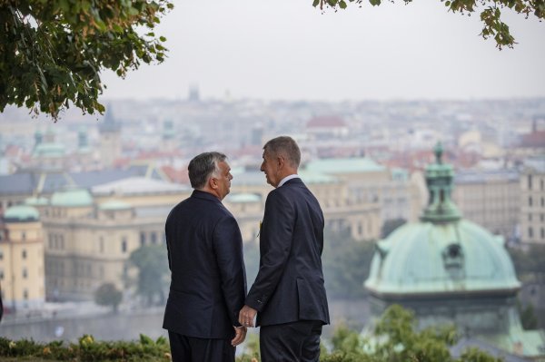 Je li novi češki premijer Orban 2.0? Oba su tvrdolinijaši, ali postoji jedna velika razlika