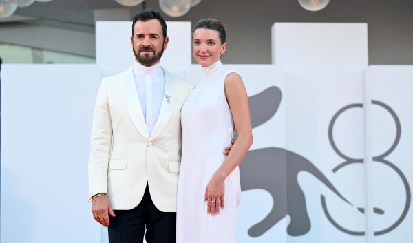 Justin Theroux i Nicole Brydon Bloom