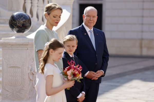 Društvene mreže 'gore' zbog blagdanske kreacije princeze Charlene