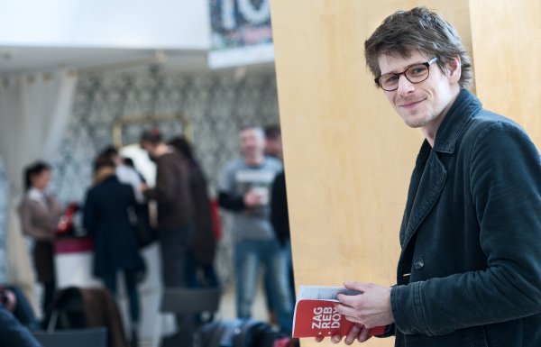 Darovan Tušek je arhitekt i član zadruge Otvorena arhitektura koja promovira novi oblik priuštivog stanovanja