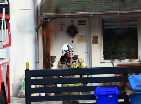 Gori Dom za starije u Karlovcu: Požar iz dimnjaka brzo se proširio