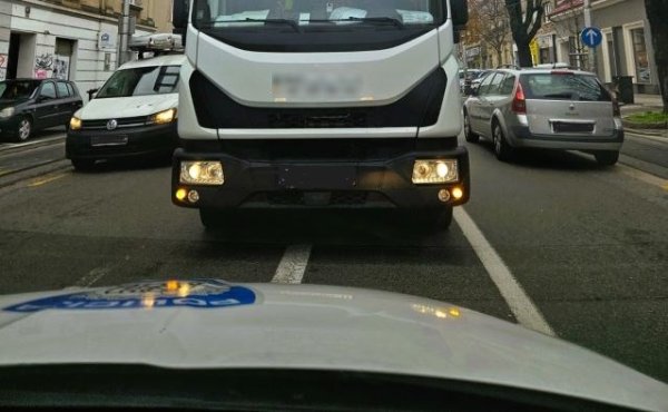 Policijski nadzor nad dostavljačima