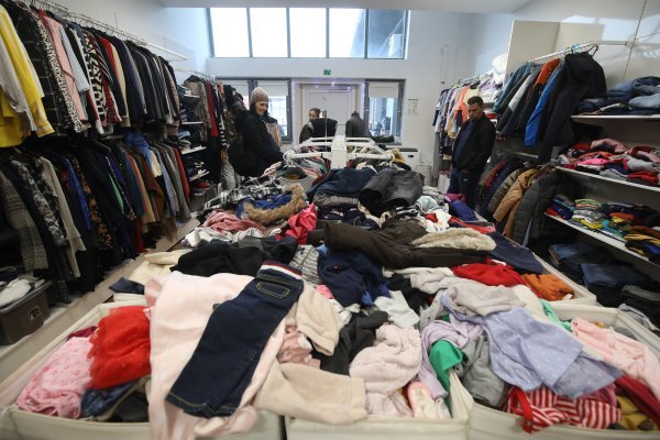 Second Hand Shop Humane Nove u Čakovcu zainteresirao je puno ljudi i u ponedjeljak ujutro