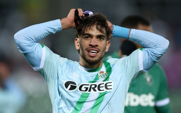 Drama u redovima Betisa uoči leta za Zagreb; jedan od najboljih nije se pojavio na okupljanju