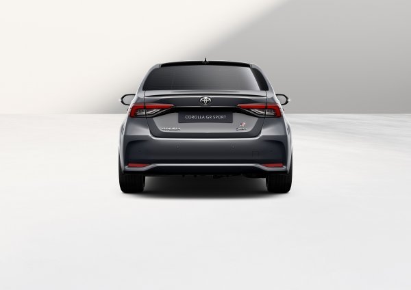 Toyota Corolla Sedan GR SPORT Storm Grey metallic siva
