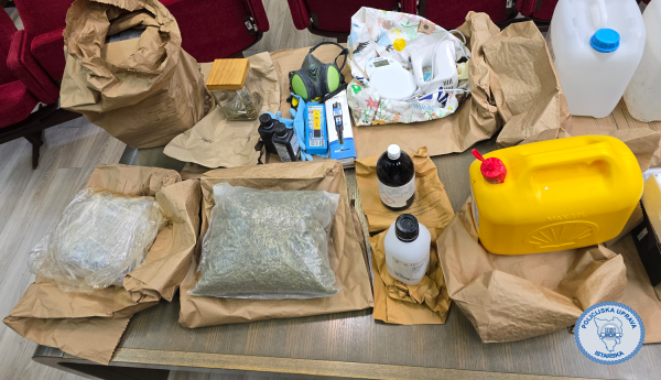 VIDEO/FOTO Razbijen lanac dilera u Istri: U stanu držali popis dužnika