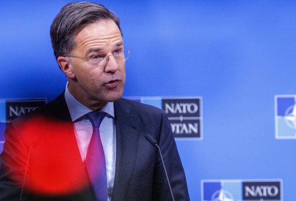 Šef NATO-a: EU ne treba potpuno prestati ovisiti o SAD-u u obrani