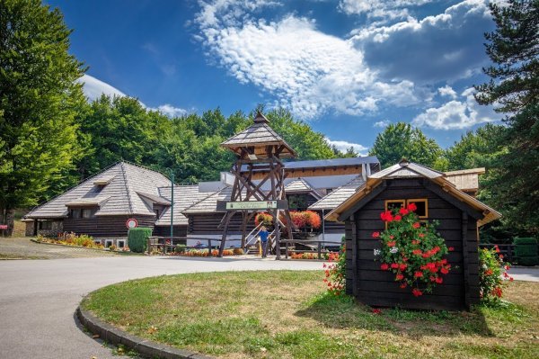 Lička kuća i Black River - gastronomske oaze u srcu Plitvičkih jezera