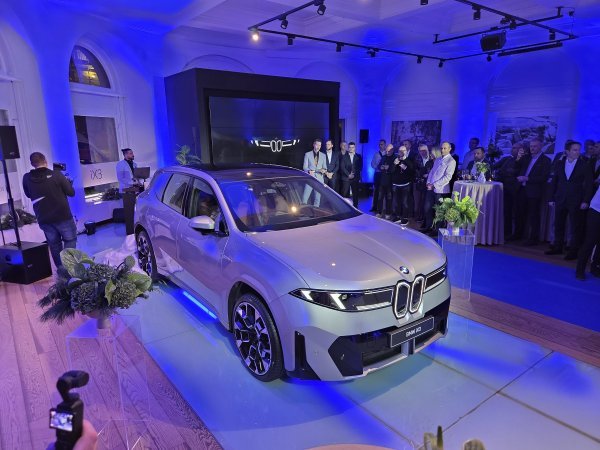BMW održao domaću premijeru novog iX3: Stigao je prvi serijski proizvedeni model Neue Klasse