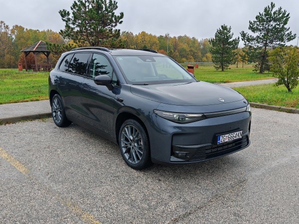 Leapmotor C10 REEV 215 KS Design