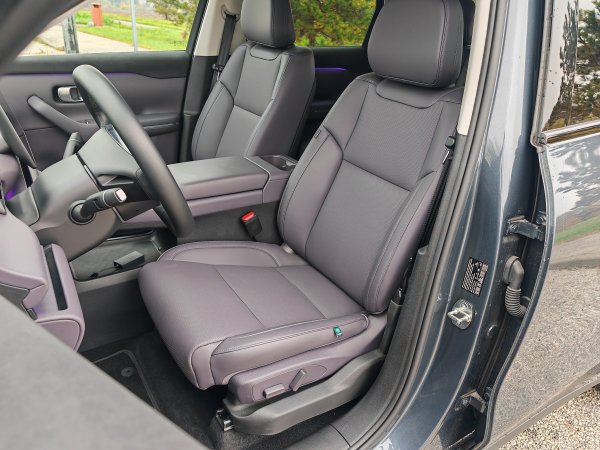 Leapmotor C10 REEV 215 KS Design