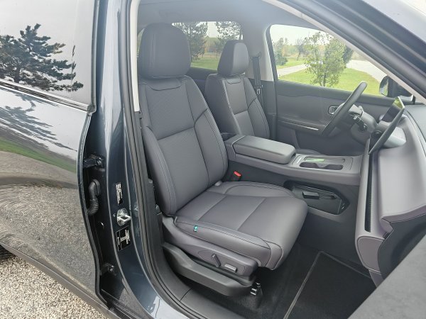 Leapmotor C10 REEV 215 KS Design