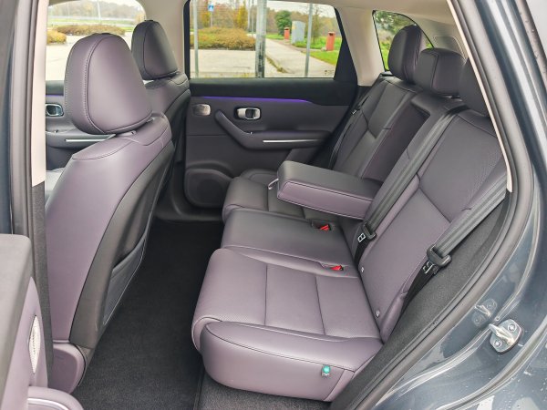 Leapmotor C10 REEV 215 KS Design