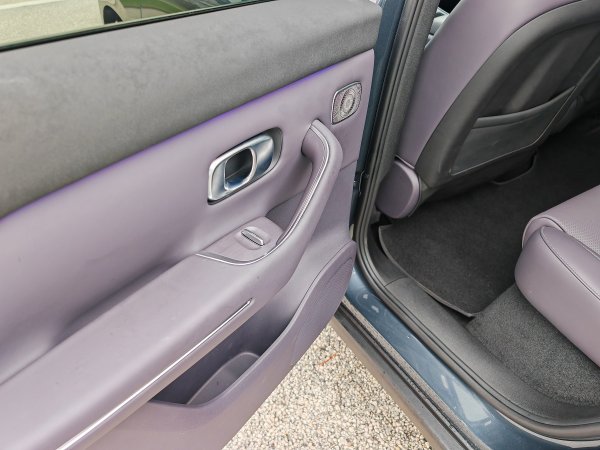 Leapmotor C10 REEV 215 KS Design