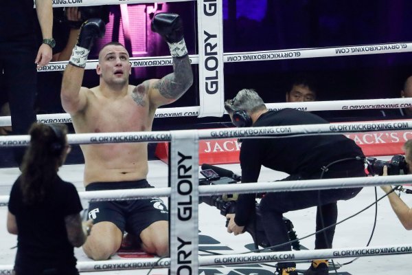 Spektakl! Antonio Plazibat slavio u brutalnoj borbi