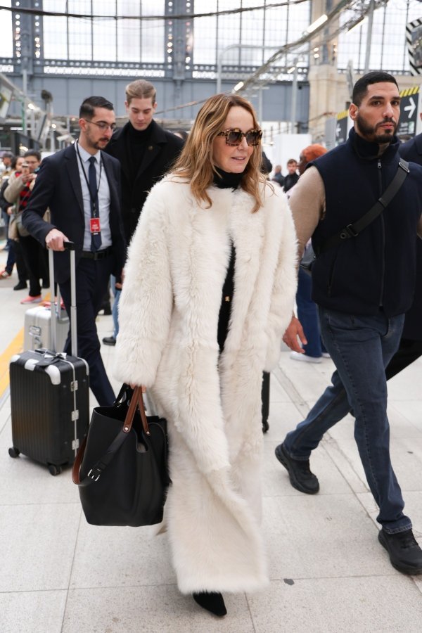 Najpoželjniji kaput sezone osvojio je i zvijezdu serije 'Emily u Parizu'