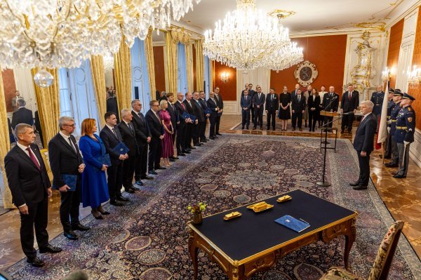 Nova češka vlada položila prisegu