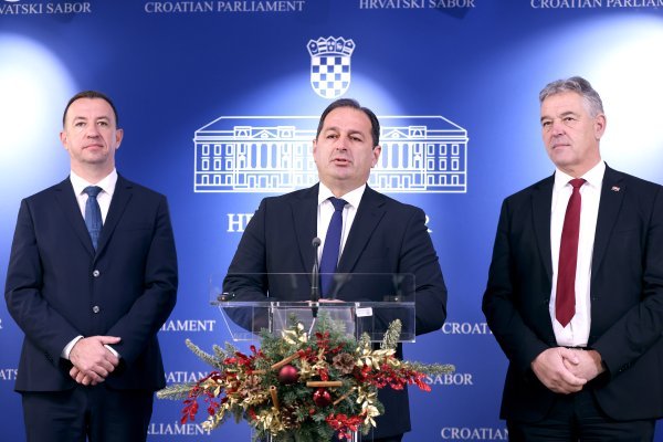 HDZ: 'SDP se pomostio, postaju populistička stranka koja građanima 'prodaje bozu'