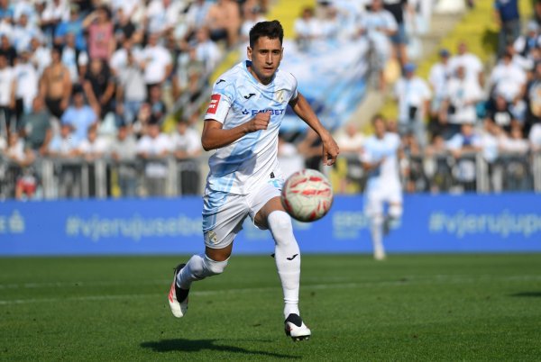 Igrači Rijeke dva su sata u autobusu čekali odluku hoće li se utakmica nastaviti