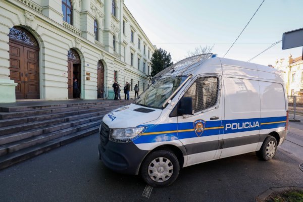 Mladi Riječanin došao u poštu po pošiljku iz SAD-a, policija ga uhitila zbog zabranjene robe