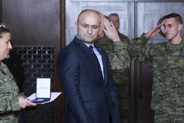Anušić uručio medalja pripadnicima HV-a za pomoć civilima i potragu za nestalima