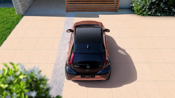 Novi Toyota Aygo X Hybrid stigao u Toyota salone