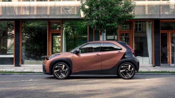 Novi Toyota Aygo X Hybrid stigao u Toyota salone